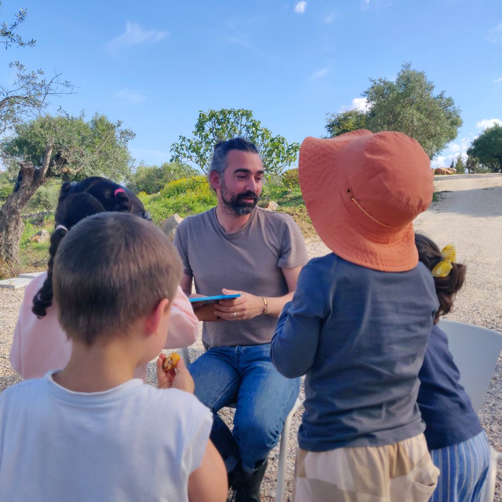 Pre-Esccola: Os nossos educadores estão presentes para apoiar, mas o protagonismo é sempre das crianças.